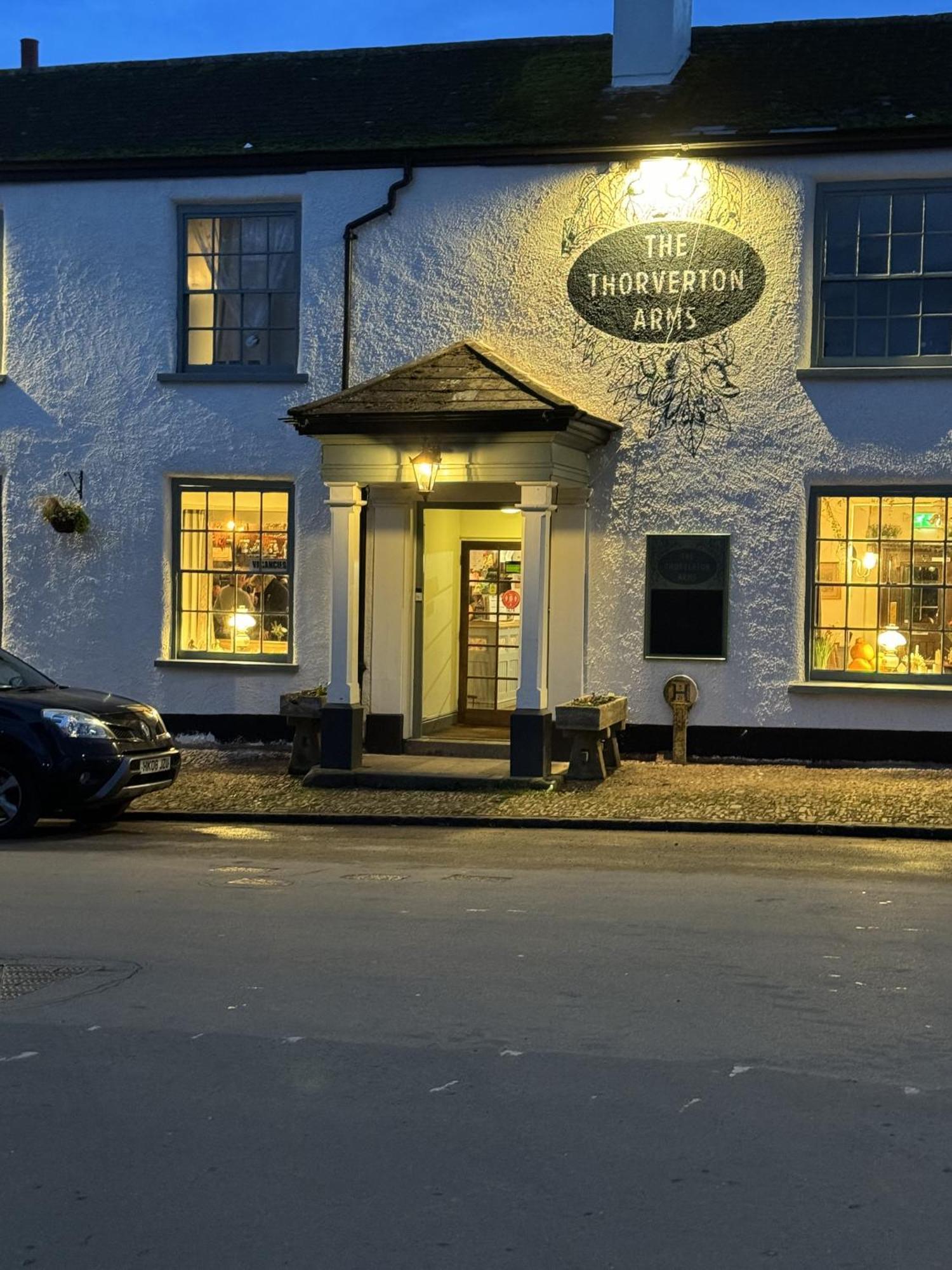 Thorverton Arms Bilik gambar